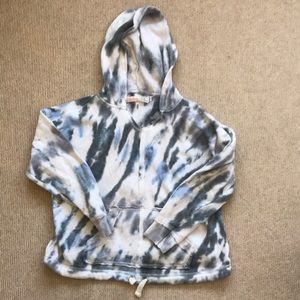 Incredibly soft tie died lounge suit. Size 14